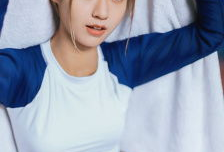 亲胸摸胸视频,情感表达还是道德边界？